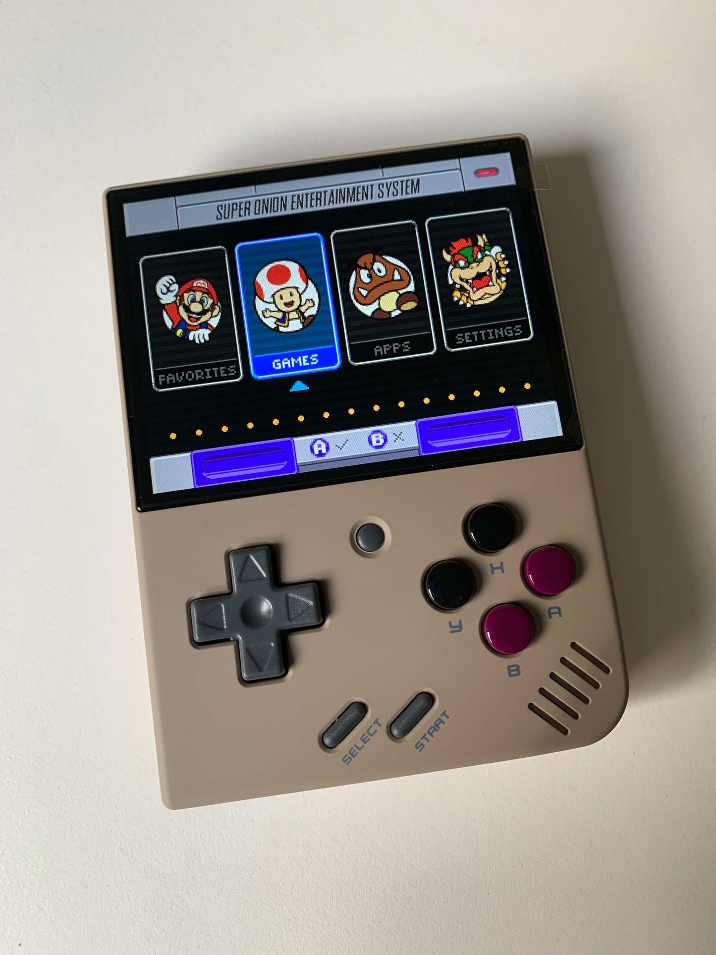 Miyoo Mini PLUS +, 1000+ Games Installed Emulator Console & 128GB Lexar SD Quality Micro SD With Onion OS Firmware.